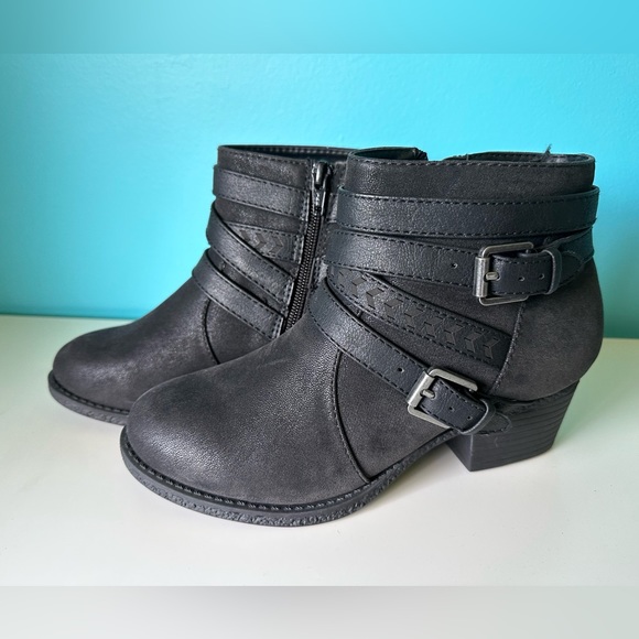 Sonoma Shoes - Heeled Zip Up Buckle Booties Size 6.5 Wide
